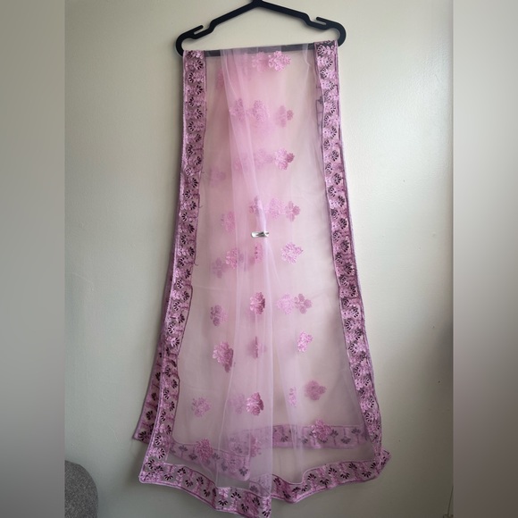 Indian/Bengali Lehenga Choli/Blouse in Baby Pink - Picture 6 of 7